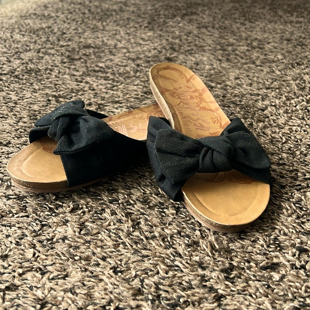 Black Sandals